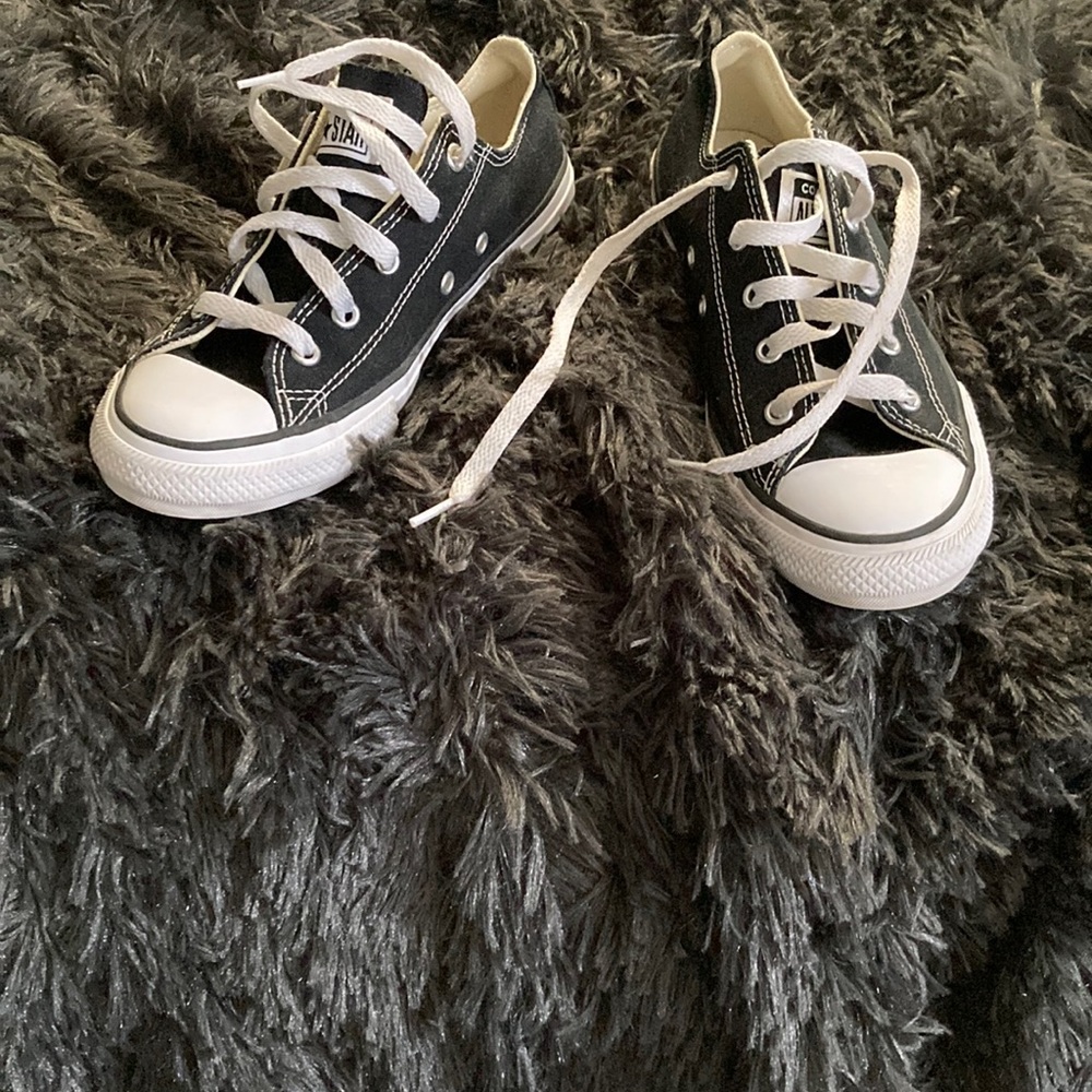 I’m selling shoes